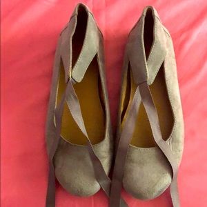 Grey Ballet style shoes !